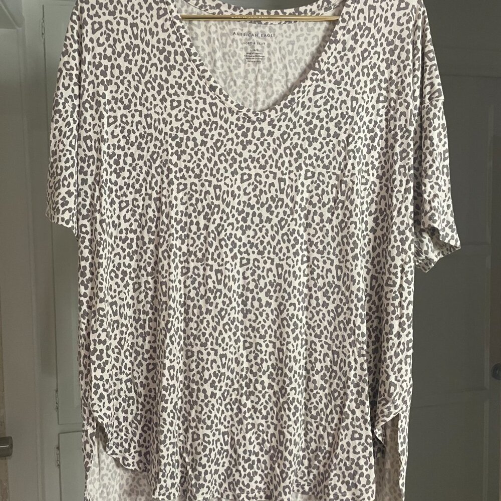 American Eagle Oversized Soft & Sexy Leopard Cheetah Print V-Neck T-Shirt